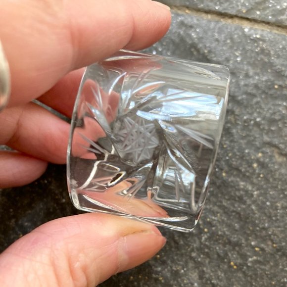 Pinwheel crystal salt & pepper and napkin holders + bonus - Picture 3 of 4